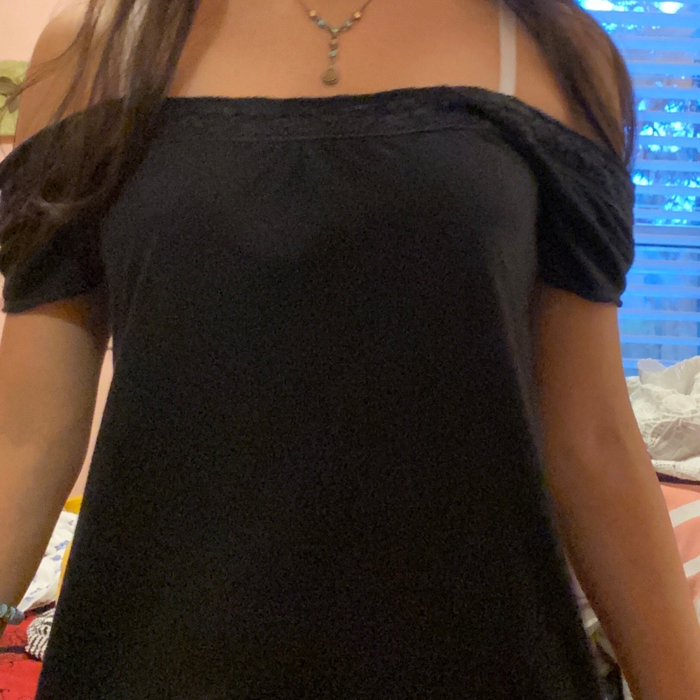 shoulder shirt